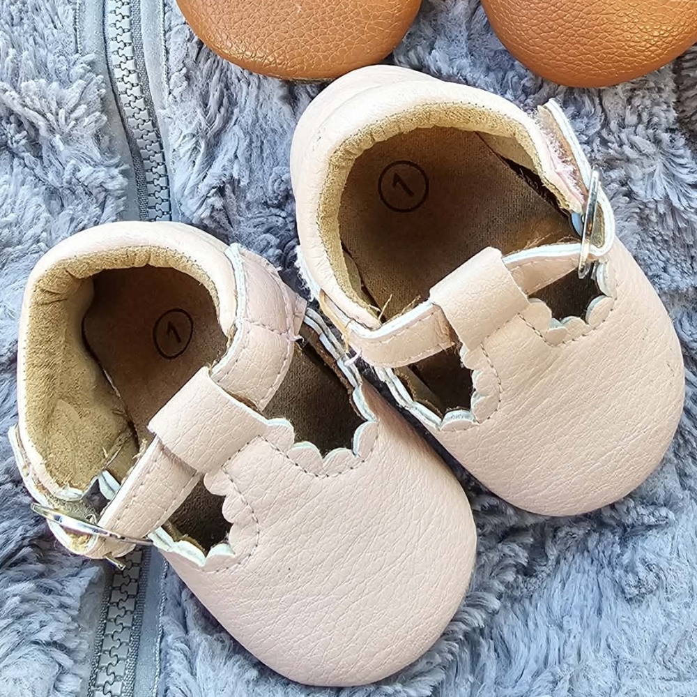 Baby Girl Shoes Sz 1c - Picture 2 of 4